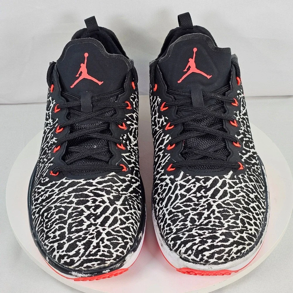 Jordan Trainer 1 Low Black White Infrared Elephant Print 845403-006 Mens 10.5